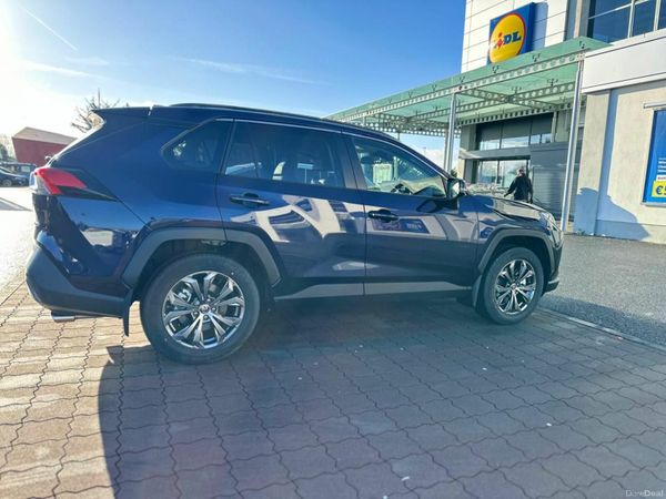 Toyota RAV4 SUV, Petrol Hybrid, 2024, Blue