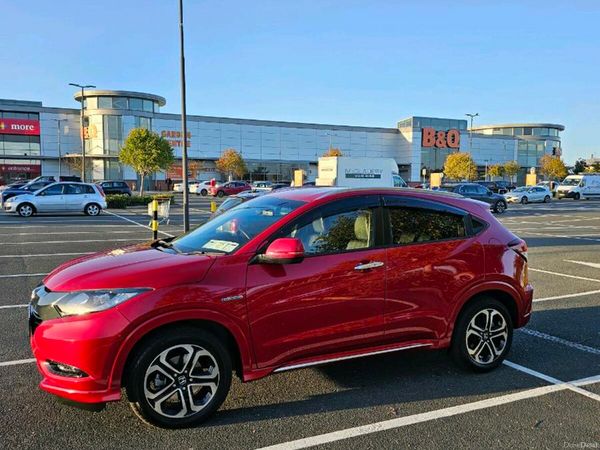 Honda Vezel MPV, Petrol Hybrid, 2018, Red
