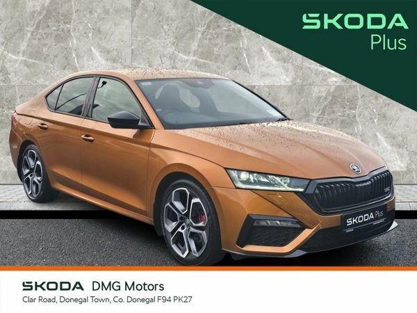 Skoda Octavia Saloon, Diesel, 2023, Orange