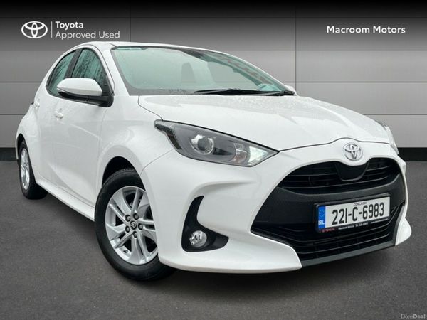 Toyota Yaris Hatchback, Petrol, 2022, White