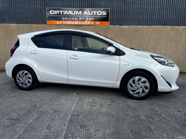 Toyota Aqua Hatchback, Petrol Hybrid, 2018, White
