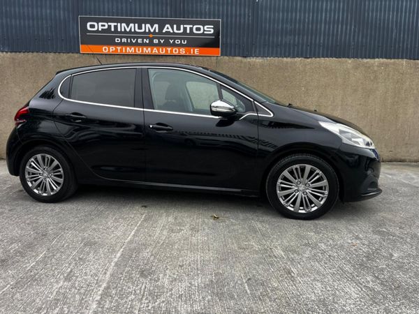 Peugeot 208 Hatchback, Petrol, 2016, Black