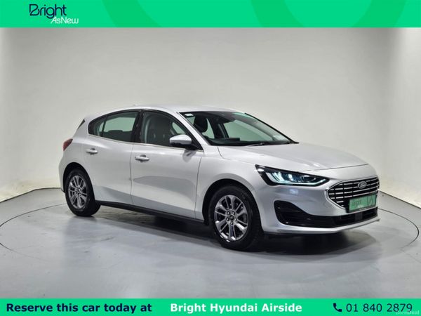 Ford Focus Hatchback, Petrol, 2023, Grey