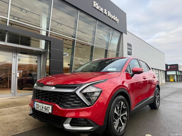 Kia Sportage MPV, Diesel, 2023, Red