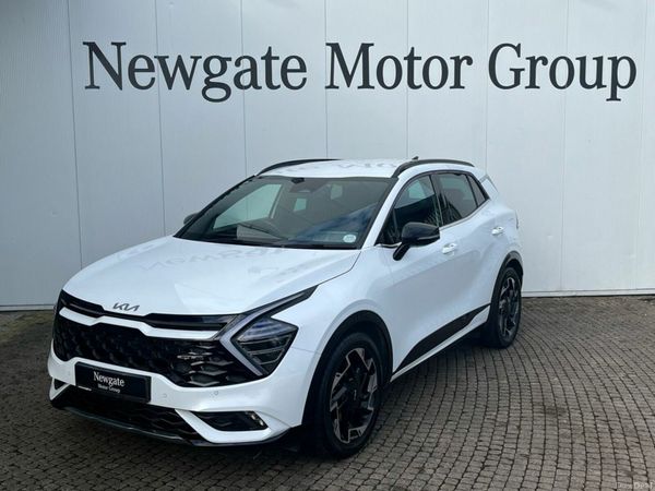 Kia Sportage MPV, Diesel Hybrid, 2024, White