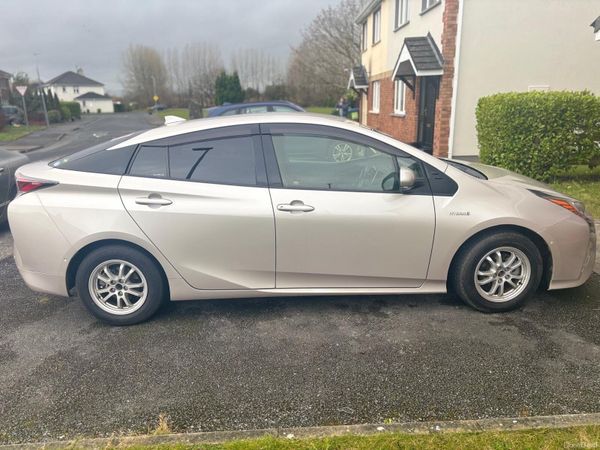 Toyota Prius Hatchback, Petrol Hybrid, 2017, Grey