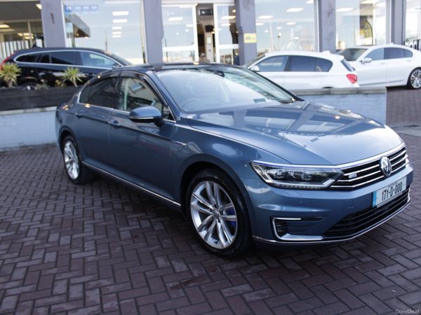 Volkswagen Passat Saloon, Petrol Plug-in Hybrid, 2017, Blue