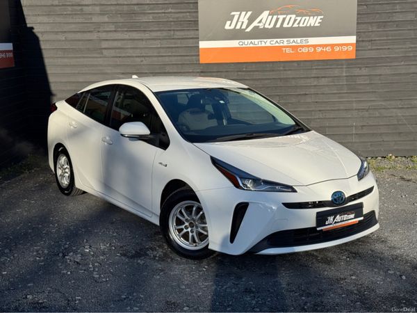 Toyota Prius Saloon, Petrol Hybrid, 2020, White