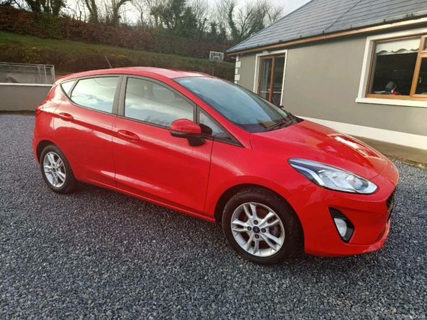 Ford Fiesta Hatchback, Petrol, 2018, Red