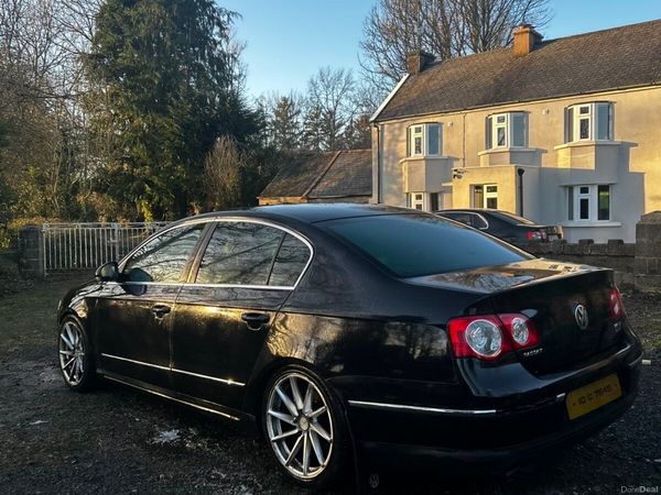 Volkswagen Passat Saloon, Diesel, 2010, Black
