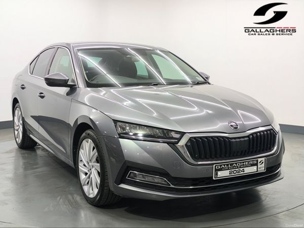 Skoda Octavia Hatchback, Diesel, 2024, Grey