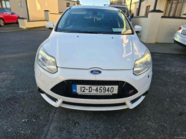 Ford Focus Hatchback, Diesel, 2012, White