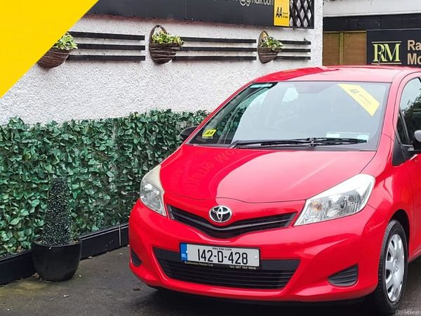 Toyota Yaris Hatchback, Petrol, 2014, Red