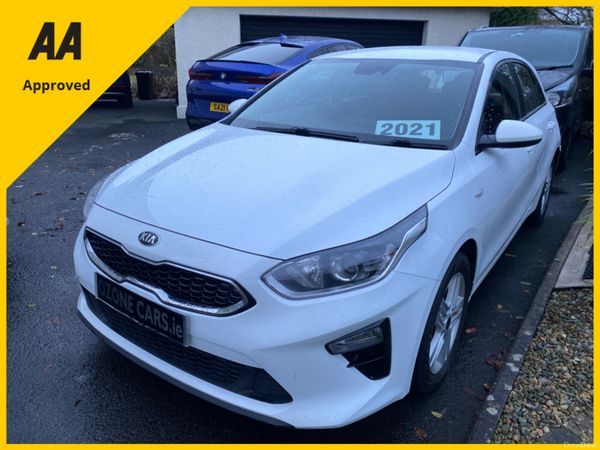 Kia Ceed Hatchback, Petrol Hybrid, 2021, White