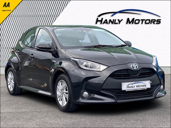 Toyota Yaris Hatchback, Petrol Hybrid, 2021, Black