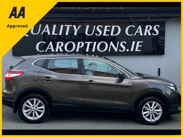 Nissan Qashqai MPV, Petrol, 2015, Brown