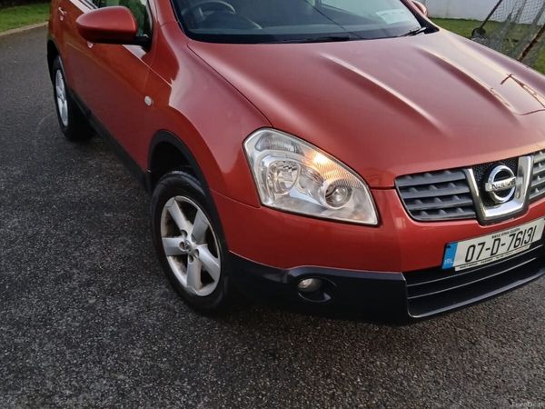 Nissan Qashqai Hatchback, Petrol, 2007, Red