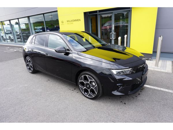 Opel Astra Hatchback, Petrol, 2026, Black