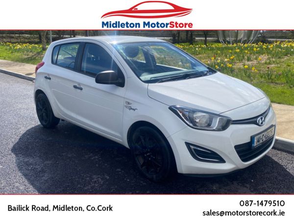Hyundai i20 Hatchback, Petrol, 2014, White