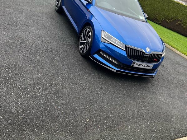 Skoda Superb Saloon, Diesel, 2023, Blue