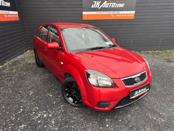 Kia Rio Hatchback, Diesel, 2010, Red
