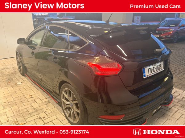 Ford Focus Hatchback, Diesel, 2017, Black