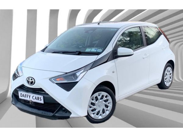 Toyota Aygo Hatchback, Petrol, 2021, White