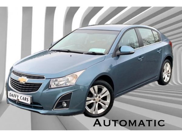 Chevrolet Cruze Hatchback, Petrol, 2014, Blue