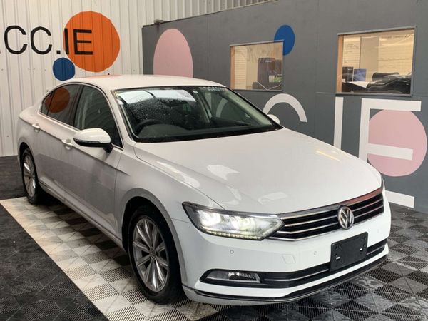 Volkswagen Passat Saloon, Diesel, 2019, White