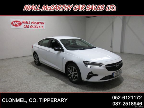 Opel Insignia Hatchback, Diesel, 2022, White