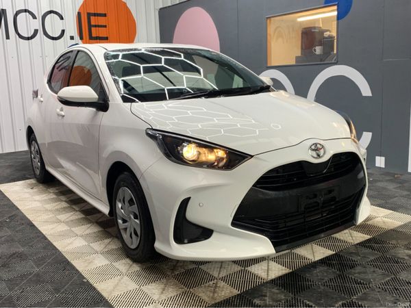 Toyota Yaris Hatchback, Petrol, 2021, White