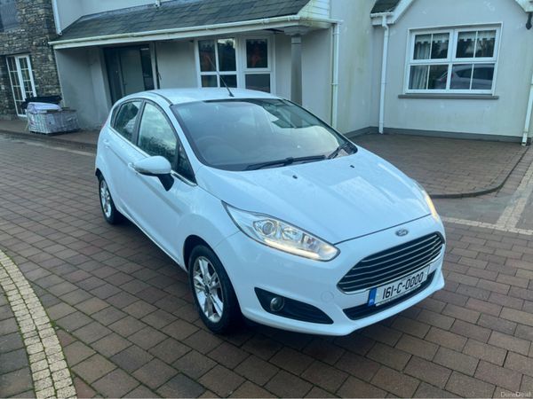 Ford Fiesta Hatchback, Petrol, 2016, White