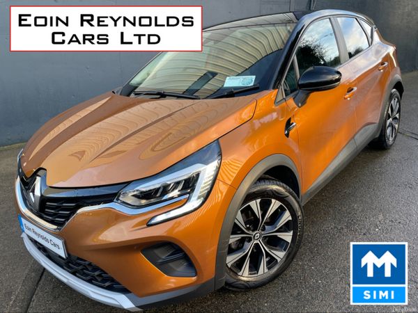 Renault Captur Hatchback, Petrol, 2022, Orange