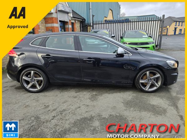 Volvo V40 Hatchback, Diesel, 2014, Black