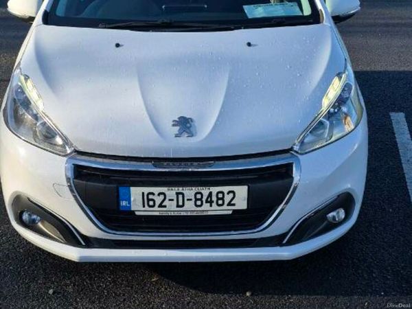 Peugeot 208 Hatchback, Diesel, 2016, White