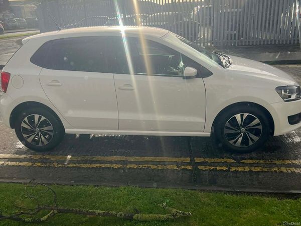 Volkswagen Polo Hatchback, Petrol, 2012, White