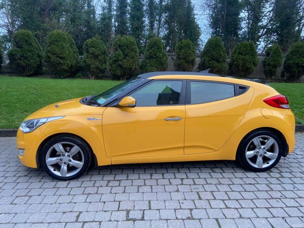 Hyundai Veloster Hatchback, Petrol, 2013, Yellow