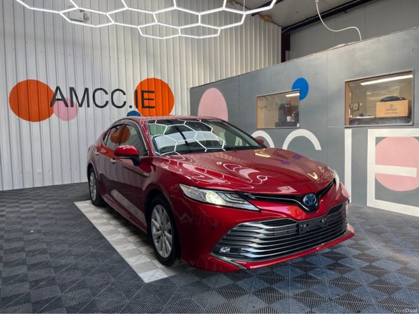 Toyota Camry Saloon, Petrol Hybrid, 2018, Red