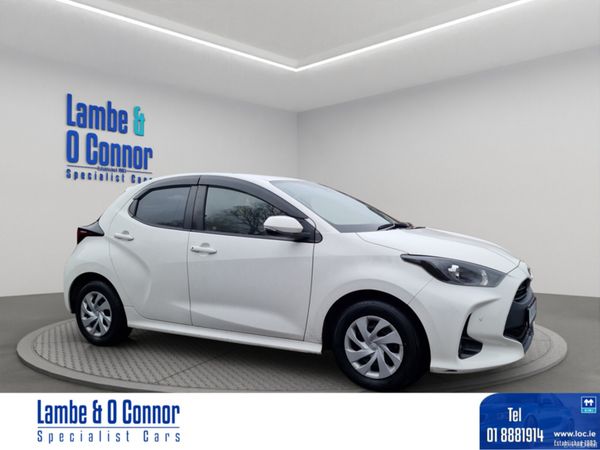 Toyota Yaris Hatchback, Petrol Hybrid, 2020, White