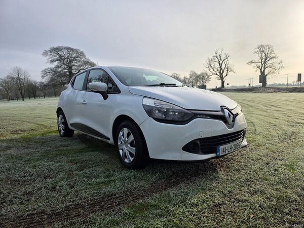 Renault Clio Hatchback, Petrol, 2014, White