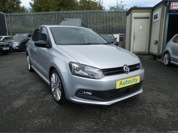 Volkswagen Polo Hatchback, Petrol, 2015, Silver