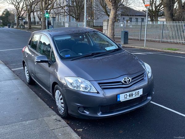 Toyota Auris Hatchback, Diesel, 2012, Grey