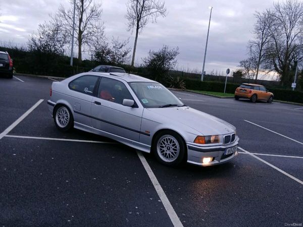 BMW 3-Series Hatchback, Petrol, 1999, Grey