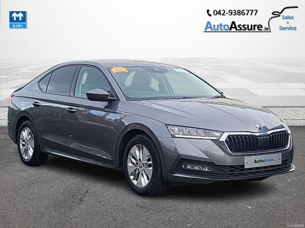 Skoda Octavia Hatchback, Diesel, 2022, Grey