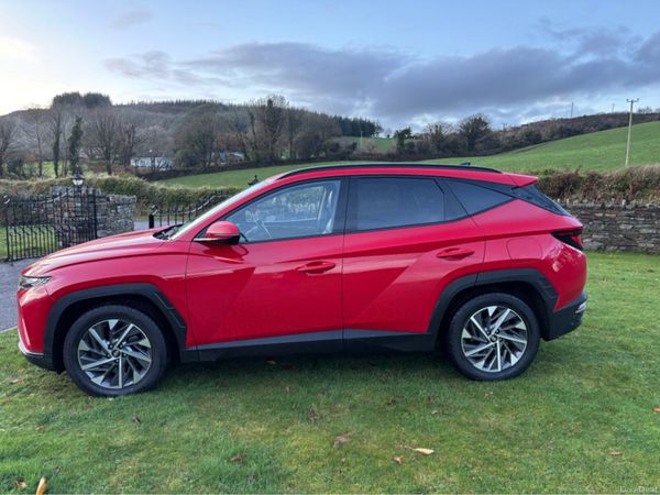 Hyundai Tucson MPV, Diesel, 2022, Red