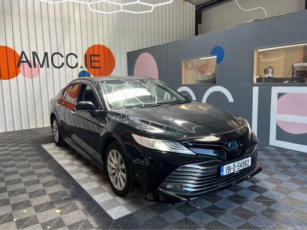 Toyota Camry Saloon, Petrol Hybrid, 2019, Black