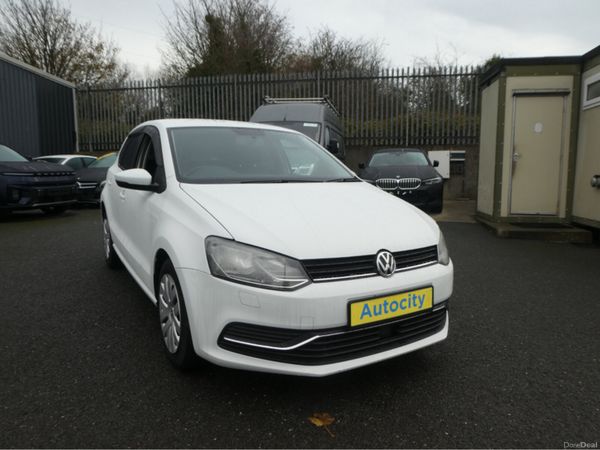 Volkswagen Polo Hatchback, Petrol, 2015, White