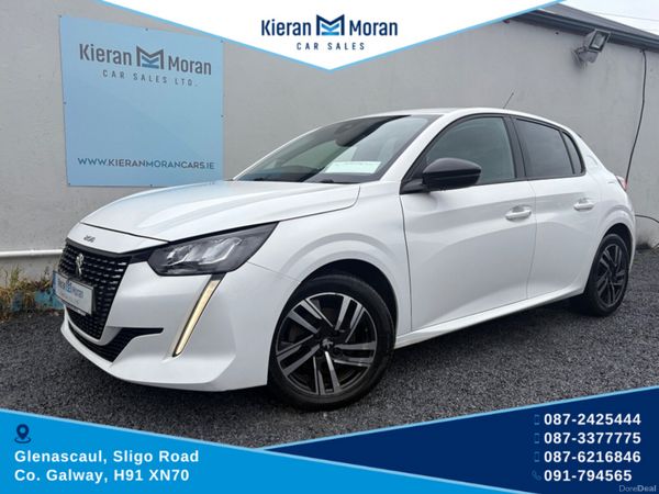 Peugeot 208 Hatchback, Petrol, 2022, White
