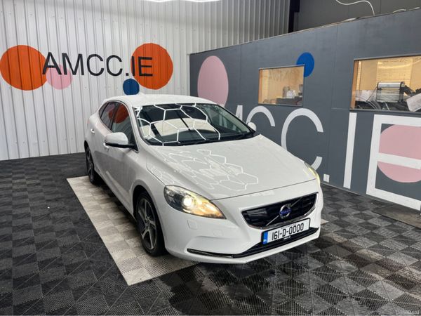 Volvo V40 Hatchback, Diesel, 2016, White