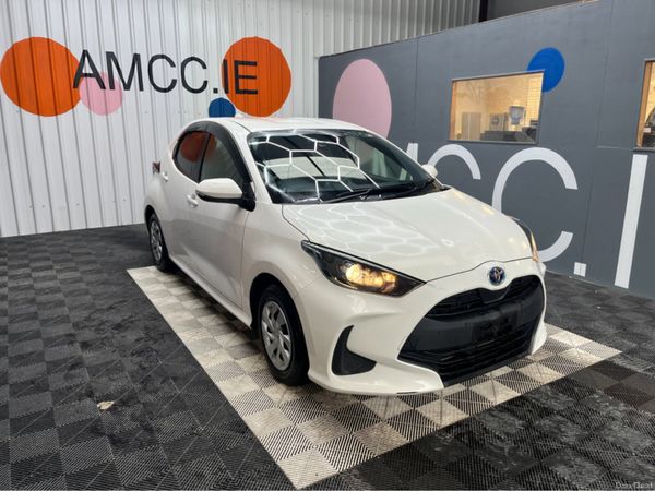 Toyota Yaris Hatchback, Petrol Hybrid, 2021, White